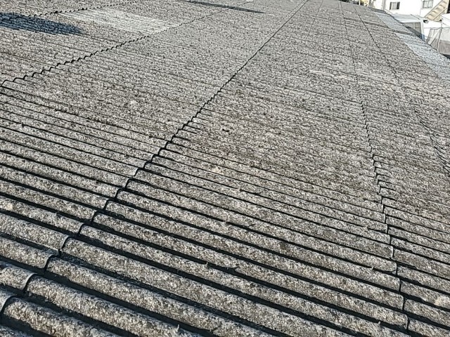 屋根　高圧洗浄前